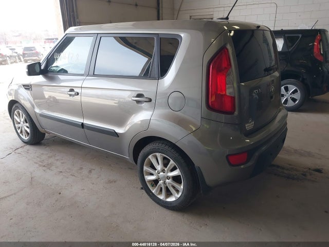 44816128 :رقم المزاد ، KNDJT2A68D7544155 vin ، 2013 Kia Soul + مزاد بيع