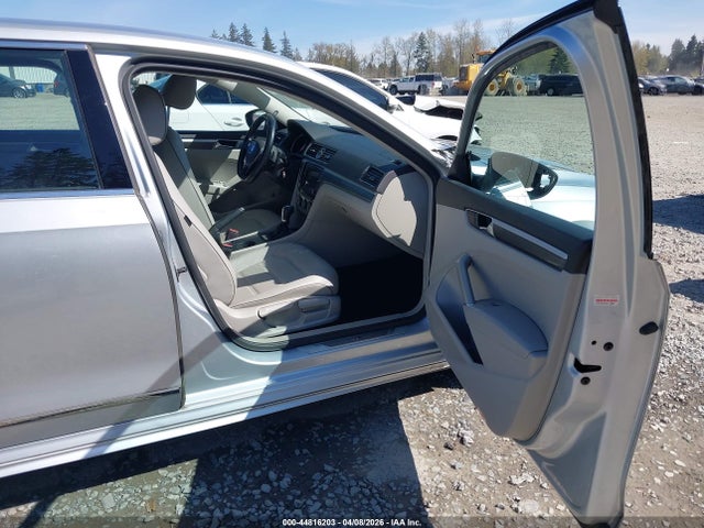Aukcja sprzedaży 2017 Volkswagen Passat 1.8t R-line, vin: 1VWDT7A35HC069218, numer aukcji: 44816203