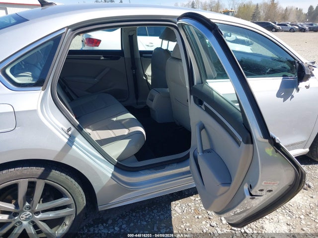 Aukcja sprzedaży 2017 Volkswagen Passat 1.8t R-line, vin: 1VWDT7A35HC069218, numer aukcji: 44816203
