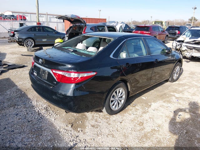 2017 Toyota Camry Le მანქანა იყიდება აუქციონზე, vin: 4T1BF1FK3HU311914, აუქციონის ნომერი: 44816231