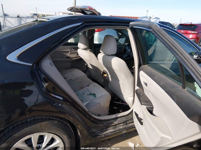 2017 Toyota Camry Le მანქანა იყიდება აუქციონზე, vin: 4T1BF1FK3HU311914, აუქციონის ნომერი: 44816231