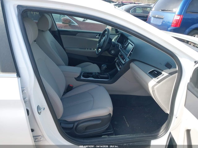 5NPE24AF1JH614960 Hyundai SONATA SE