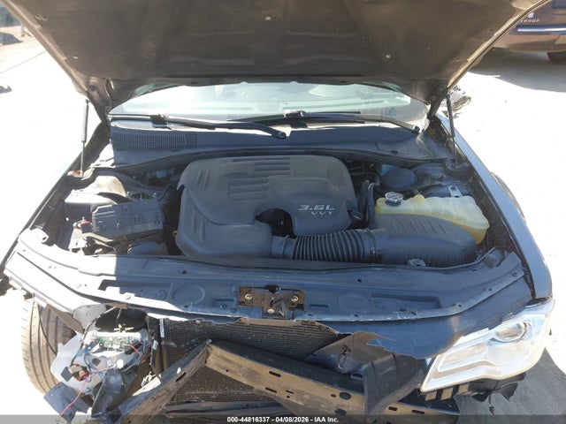 2018 Chrysler 300 Touring მანქანა იყიდება აუქციონზე, vin: 2C3CCAAG4JH320395, აუქციონის ნომერი: 44816337
