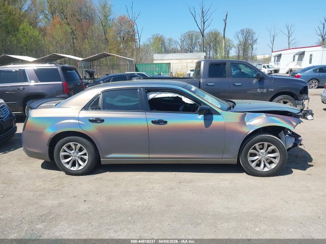 2018 Chrysler 300 Touring მანქანა იყიდება აუქციონზე, vin: 2C3CCAAG4JH320395, აუქციონის ნომერი: 44816337