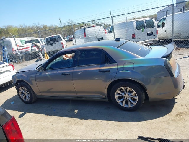 2018 Chrysler 300 Touring მანქანა იყიდება აუქციონზე, vin: 2C3CCAAG4JH320395, აუქციონის ნომერი: 44816337