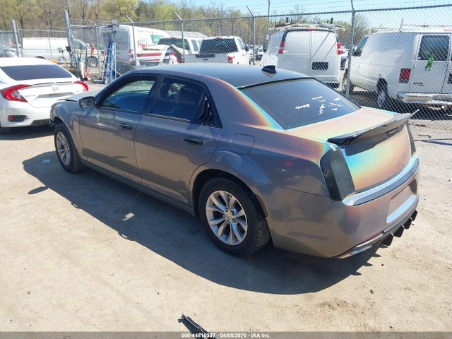 2018 Chrysler 300 Touring მანქანა იყიდება აუქციონზე, vin: 2C3CCAAG4JH320395, აუქციონის ნომერი: 44816337
