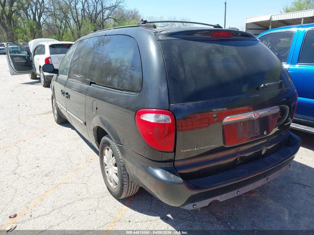 2005 CHRYSLER TOWN & COUNTRY 2C4GP54L55R208559 Photo 2