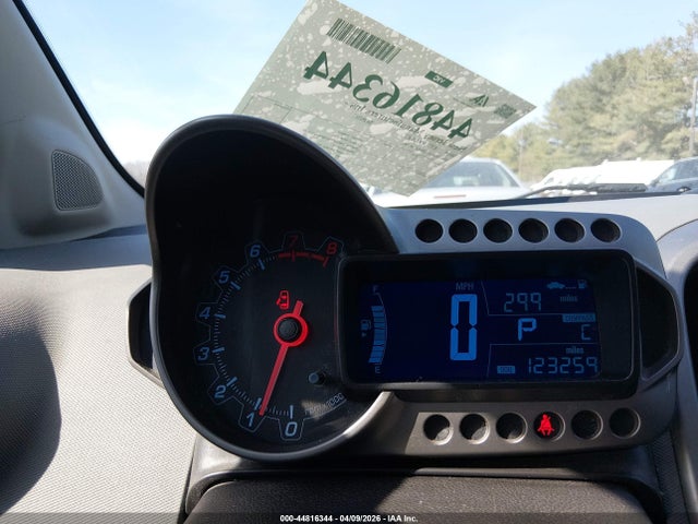 44816344 :رقم المزاد ، 1G1JA6SH6E4140196 vin ، 2014 Chevrolet Sonic Ls Auto مزاد بيع