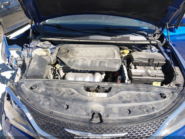 Продажа на аукционе авто 2015 Chrysler 200 Limited, vin: 1C3CCCAB5FN597054, номер лота: 44816401