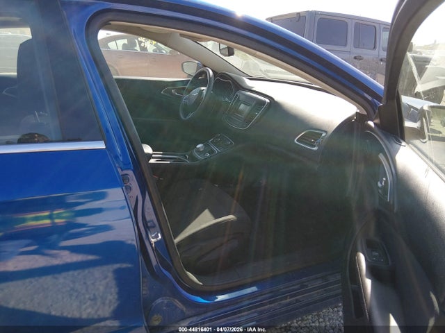 Продажа на аукционе авто 2015 Chrysler 200 Limited, vin: 1C3CCCAB5FN597054, номер лота: 44816401