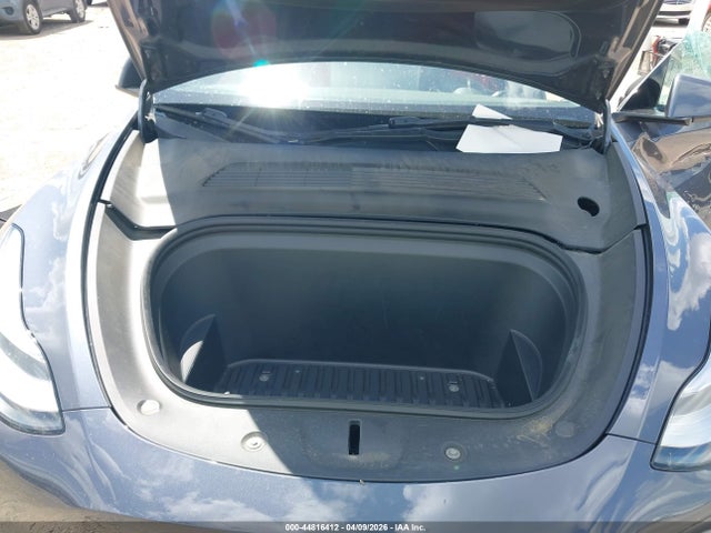 Tesla Model Y Standard Range Rear-wheel Drive 2021 5YJYGDED8MF105331 Image 10