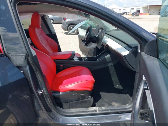 5YJYGDED8MF105331 Tesla Model Y Standard Range Rear-wheel Drive