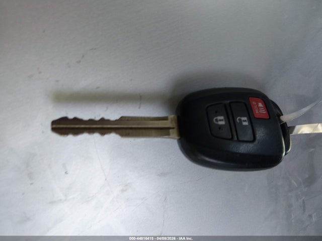 2T3BFREV9FW321474 Toyota RAV4 LE