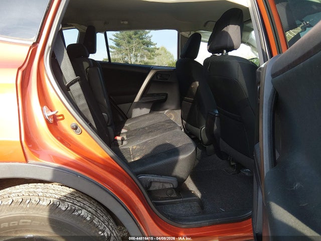 2T3BFREV9FW321474 Toyota RAV4 LE