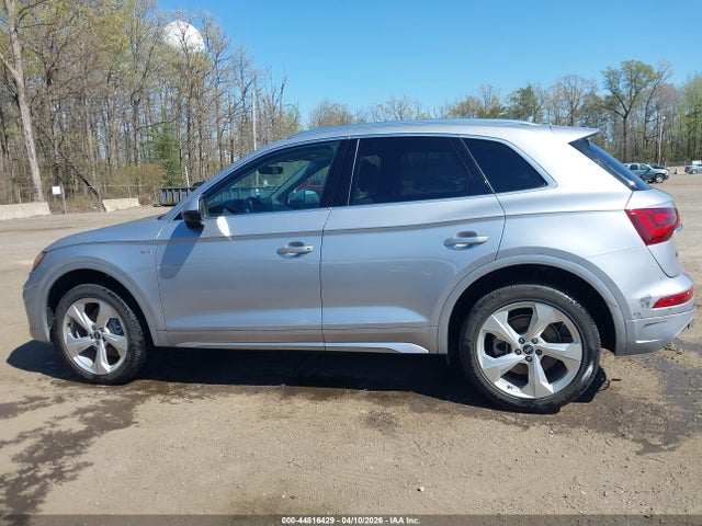 Продаж на аукціоні авто 2022 Audi Q5 Premium Plus 45 Tfsi S Line Quattro S Tronic, vin: WA1EAAFY5N2082996, номер лоту: 44816429