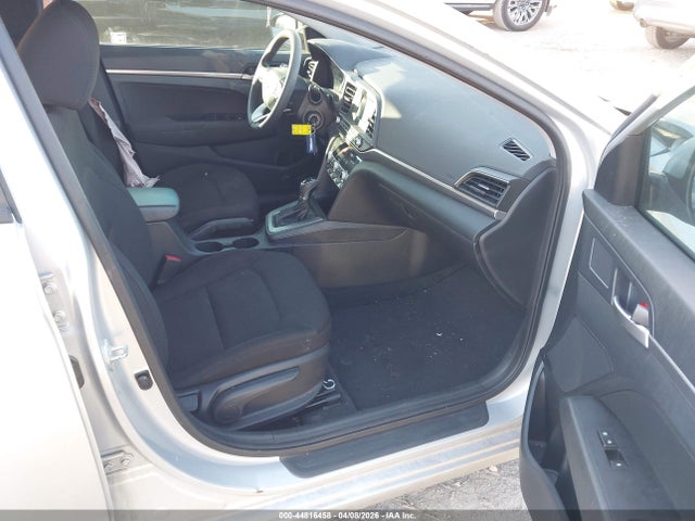 Продажа на аукционе авто 2020 Hyundai Elantra Se, vin: 5NPD74LF2LH525833, номер лота: 44816458