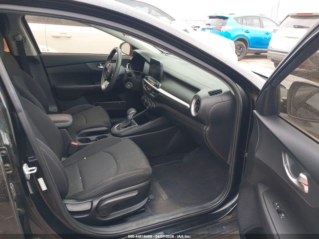 2021 Kia Forte Fe მანქანა იყიდება აუქციონზე, vin: 3KPF24AD2ME369176, აუქციონის ნომერი: 44816469