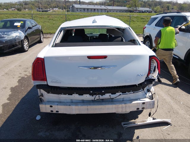 44816602 :رقم المزاد ، 2C3CCAAG1JH302081 vin ، 2018 Chrysler 300 Touring مزاد بيع