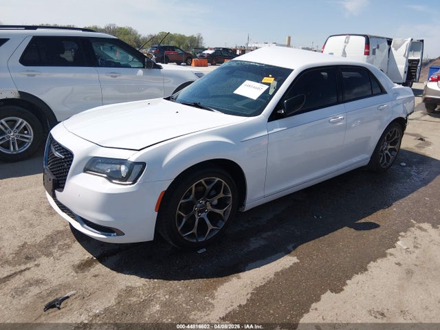 44816602 :رقم المزاد ، 2C3CCAAG1JH302081 vin ، 2018 Chrysler 300 Touring مزاد بيع
