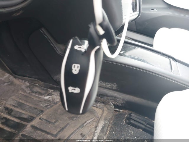 2018 Tesla Model S 100d/75d/p100d მანქანა იყიდება აუქციონზე, vin: 5YJSA1E40JF293215, აუქციონის ნომერი: 44816618