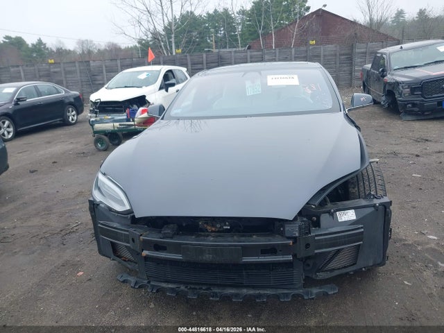 2018 Tesla Model S 100d/75d/p100d მანქანა იყიდება აუქციონზე, vin: 5YJSA1E40JF293215, აუქციონის ნომერი: 44816618