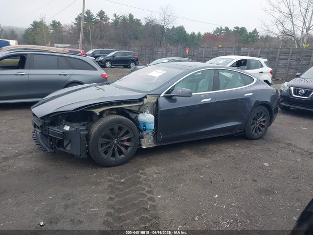 2018 Tesla Model S 100d/75d/p100d მანქანა იყიდება აუქციონზე, vin: 5YJSA1E40JF293215, აუქციონის ნომერი: 44816618