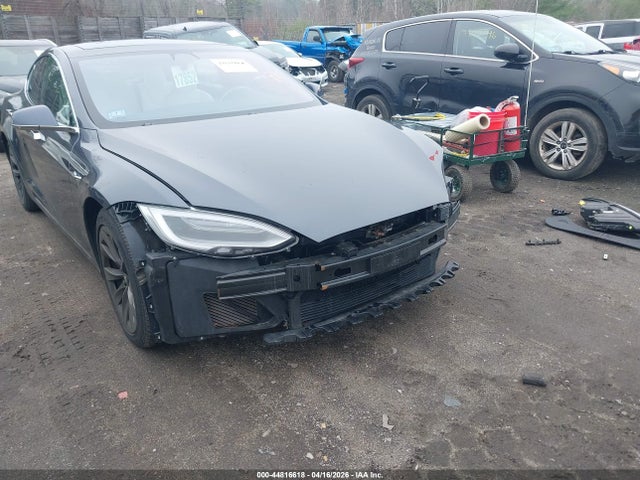 2018 Tesla Model S 100d/75d/p100d მანქანა იყიდება აუქციონზე, vin: 5YJSA1E40JF293215, აუქციონის ნომერი: 44816618