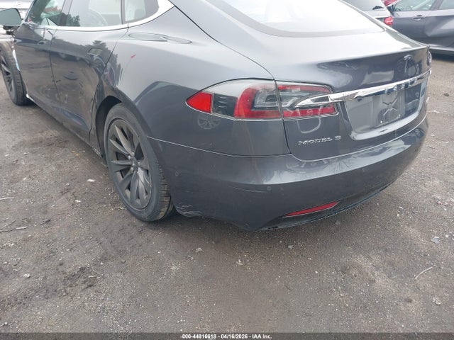 2018 Tesla Model S 100d/75d/p100d მანქანა იყიდება აუქციონზე, vin: 5YJSA1E40JF293215, აუქციონის ნომერი: 44816618
