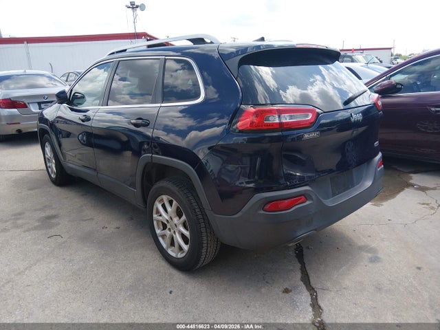 1C4PJLCB5GW196051 Jeep Cherokee Latitude