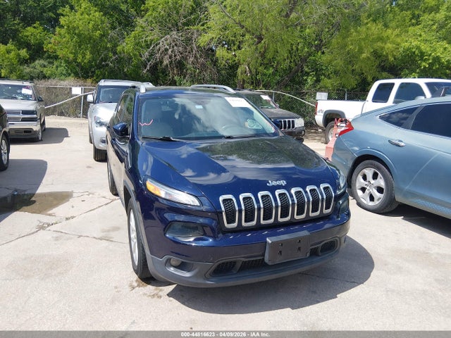 1C4PJLCB5GW196051 Jeep Cherokee Latitude