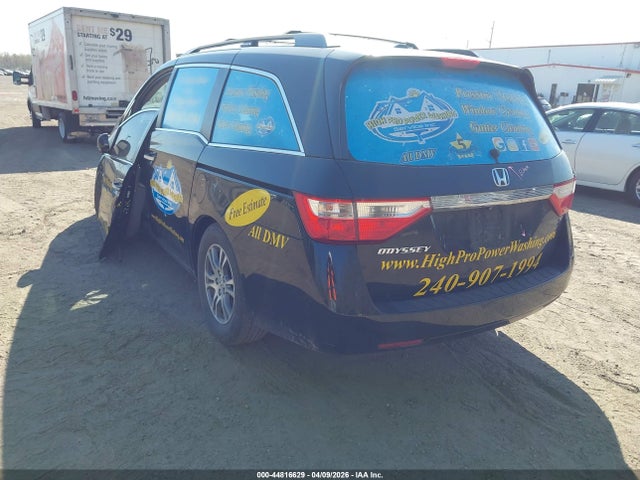 2011 HONDA ODYSSEY 5FNRL5H67BB063234 Photo 2