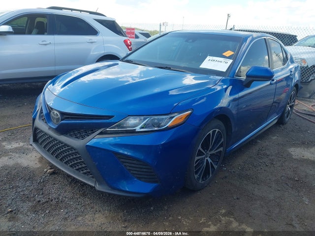 44816670 :رقم المزاد ، 4T1G11AK1LU374210 vin ، 2020 Toyota Camry Se مزاد بيع