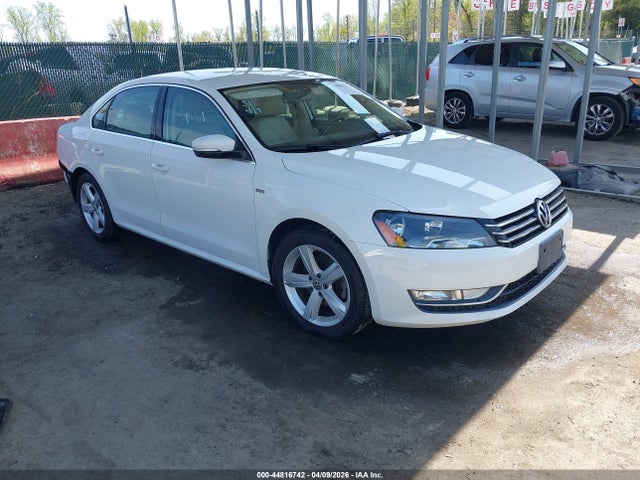 44816742 :رقم المزاد ، 1VWAT7A3XFC114105 vin ، 2015 Volkswagen Passat 1.8t Limited Edition مزاد بيع