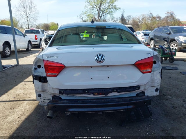 2015 Volkswagen Passat 1.8t Limited Edition მანქანა იყიდება აუქციონზე, vin: 1VWAT7A3XFC114105, აუქციონის ნომერი: 44816742