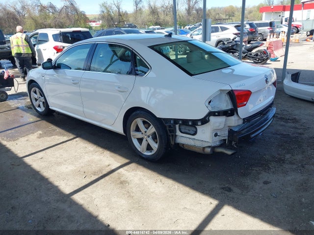 2015 Volkswagen Passat 1.8t Limited Edition მანქანა იყიდება აუქციონზე, vin: 1VWAT7A3XFC114105, აუქციონის ნომერი: 44816742