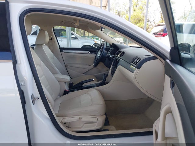 2015 Volkswagen Passat 1.8t Limited Edition მანქანა იყიდება აუქციონზე, vin: 1VWAT7A3XFC114105, აუქციონის ნომერი: 44816742