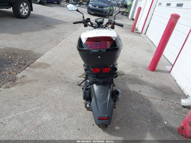 L5YTCKAV3P1105381 Znen Scooter