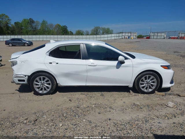 44817063 :رقم المزاد ، 4T1C11AK7PU819666 vin ، 2023 Toyota Camry Le مزاد بيع