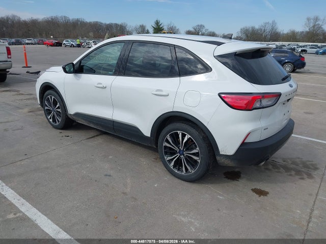 1FMCU0G65NUB83631 Ford ESCAPE SE
