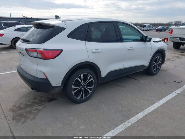 1FMCU0G65NUB83631 Ford ESCAPE SE