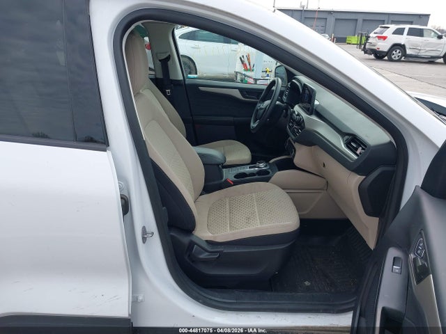1FMCU0G65NUB83631 Ford ESCAPE SE