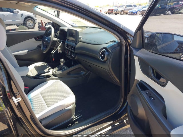 2022 Hyundai Kona Se მანქანა იყიდება აუქციონზე, vin: KM8K22AB9NU866905, აუქციონის ნომერი: 44817081