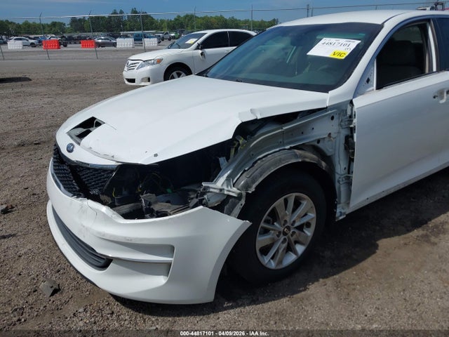 2017 Kia Optima Lx მანქანა იყიდება აუქციონზე, vin: 5XXGT4L37HG152970, აუქციონის ნომერი: 44817101