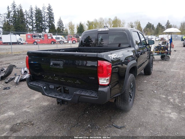 3TMCZ5AN2KM247241 Toyota Tacoma Trd Off Road