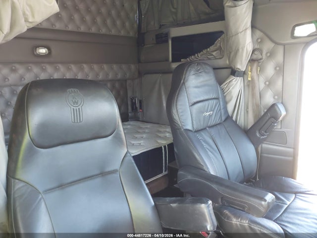 44817226 :رقم المزاد ، 1XKADU9X88J234011 vin ، 2008 Kenworth Construction T660 مزاد بيع