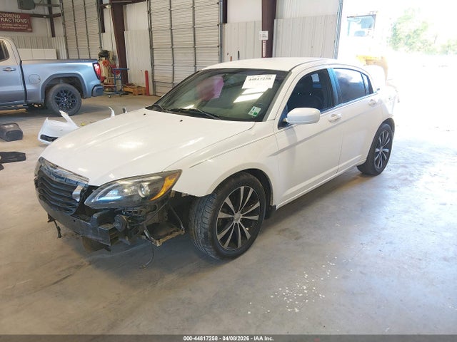 Продажа на аукционе авто 2014 Chrysler 200 Touring, vin: 1C3CCBBG7EN108205, номер лота: 44817258