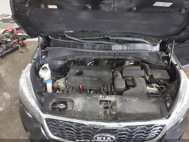 5XYPGDA32KG499231 KIA Sorento 2.4l Lx