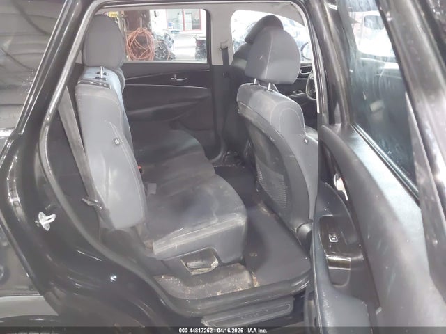 5XYPGDA32KG499231 KIA Sorento 2.4l Lx