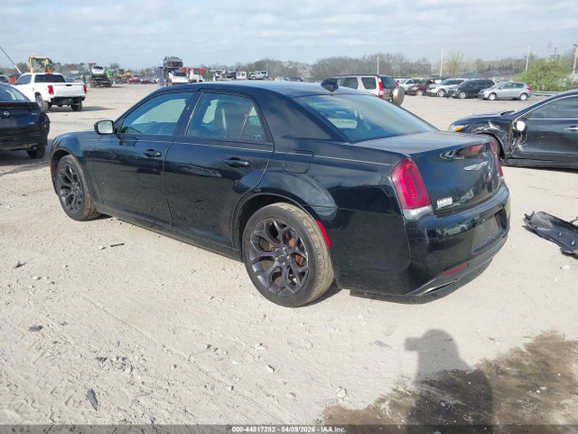 2019 Chrysler 300 300s მანქანა იყიდება აუქციონზე, vin: 2C3CCABG7KH697786, აუქციონის ნომერი: 44817282
