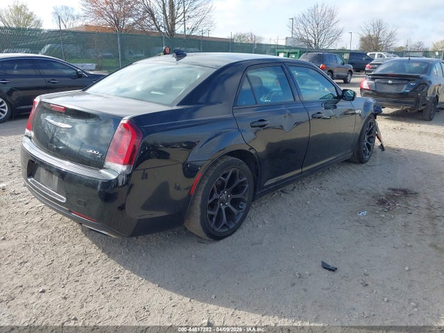 2019 Chrysler 300 300s მანქანა იყიდება აუქციონზე, vin: 2C3CCABG7KH697786, აუქციონის ნომერი: 44817282